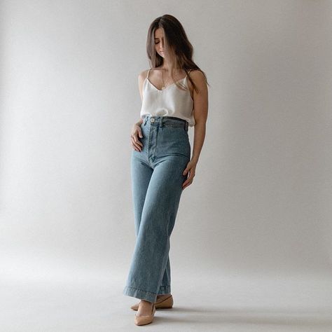 Simple Fashion Outfits Minimal Style, Jesse Kamm, Jeans Outfit Women, Tutorial Video, Straight Fit Jeans, Mode Inspo, Petite Outfits, Petite Fashion, Looks Style