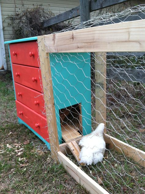 Dresser Chicken Coop for when I get my chickens ;) Dresser Chicken Coop, Urban Chicken, Chicken Coop Blueprints, Urban Chicken Farming, Chicken Poop, Portable Chicken Coop, Chicken Owner, Chicken Farming, Best Chicken Coop