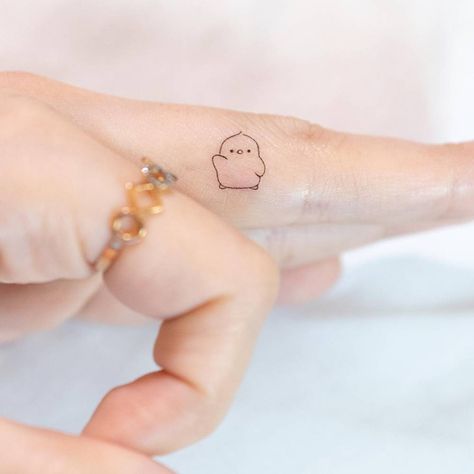 Tatuaje Studio Ghibli, Matching Friend Tattoos, Penguin Tattoo, Cute Simple Tattoos, Pretty Hand Tattoos, Tattoos Mandala, Small Pretty Tattoos, Petite Tattoos, Tattoos Geometric