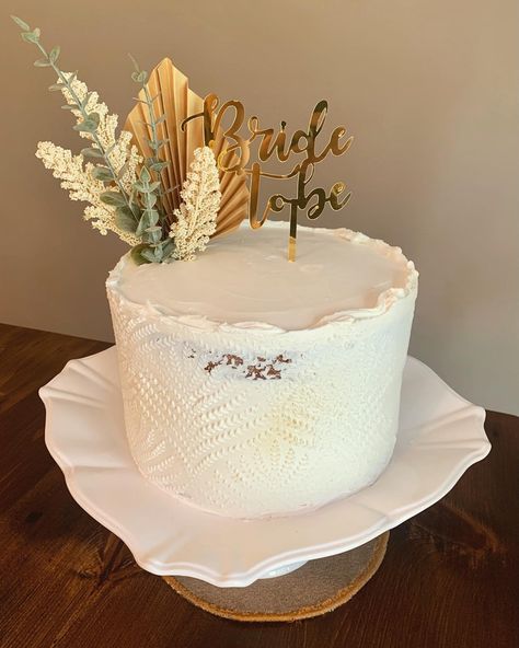 Boho Bridal Shower Cake, Wedding Cake Bohemian, Cake With Pearls, Bridal Shower Cakes Rustic, Cake Engagement, Cake Bridal Shower, Cake Bride, Wedding Shower Cakes, Bohemian Bridal Shower