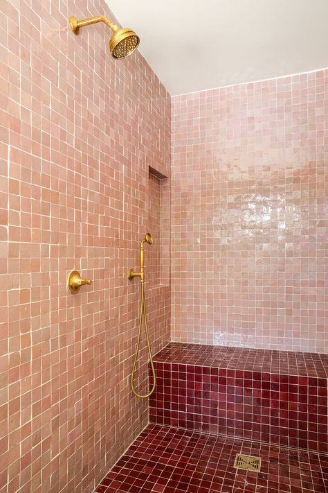 Mid Century Tile Bathroom, Color Tile Bathroom, Pink Shower Tile, Green Pink Bathroom, Pink And Green Bathroom, Pink Bathtub, Carpeted Stairs, Pink Showers, Cle Tile