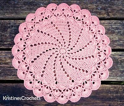 KristinesCrochets : Vintage Pink Doily Placemat - Free Crochet Pattern Crochet Shells, Crochet Cup Coaster, Free Crochet Doily Patterns, Crochet Placemats, Cup Coasters, Design Crochet, Round Placemats, Placemats Patterns, Beginner Crochet