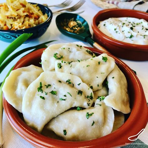 Vareniki Dumplings with Farmer's Cheese. A comfort food popular in Russia, Ukraine and Eastern Europe. Known as Perogies, Pierogi, Pirohy and more. Verenika Recipe, Cheese Pierogi Recipe, Homemade Sour Cream, Pierogi Recipe, Farmers Cheese, European Cuisine, Food History, Russia Ukraine, Polish Recipes