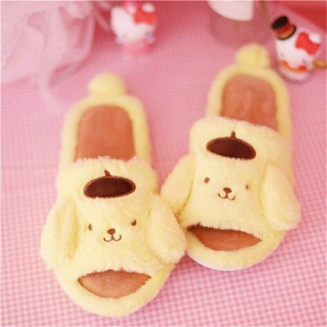 Sanrio Clothes, Minnie Mouse Shoes, Bedroom Pink, Disney Bags, Soft Winter, Cute Slippers, Warm Home, Home Slippers, Warm Shoes