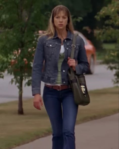 emma nelson degrassi tng outfits lq Emma Degrassi Outfits, Emma Nelson Degrassi Outfits, Emma Nelson Degrassi, Degrassi Outfits, Emma Nelson, Degrassi The Next Generation, Style Steal, Tv Characters, School Fits