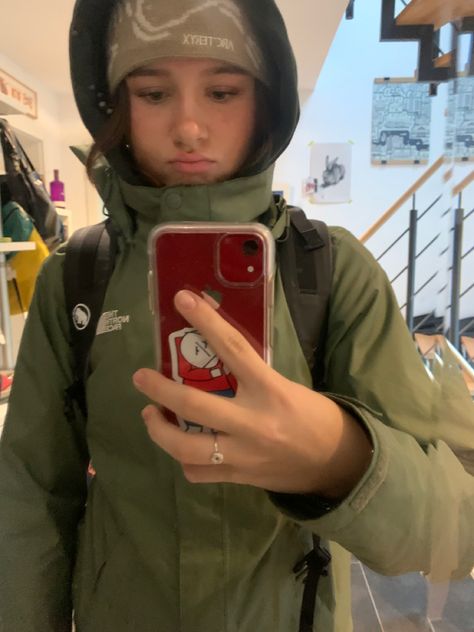 Arcteryx Beanie, Beanie Outfit, Winter Fit, Simple Fits, Granola Girl, Winter Fits, Cool Fits, Swaggy Outfits, Outfits With Hats