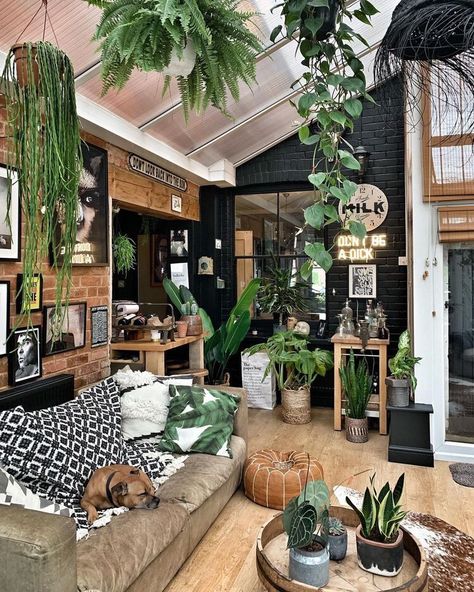 Industrial Farmhouse Plant Decor, Feminine Industrial Living Room, Cool Bachelor Pads, Boho Conservatory, Industrial Boho Living Room, Boho Chic Living Room Ideas, Anthropologie Living, Boho Industrial Living Room, Modern Boho Decor