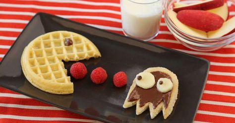 Pacman waffle & Nutella ghost Mario Breakfast, Waffle Nutella, Pac Man Party, 7 Birthday, Vbs 2023, Kids Lunches, Level 7, Kid Food, Man Party