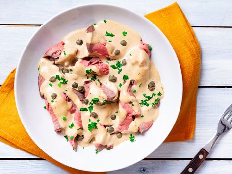 Vitello Tonnato Recipe, Tonnato Sauce, Easy Italian Dinner, Braciole Recipe, Anchovy Sauce, Italian Appetizer, New Years Eve Food, New Years Eve Dinner, Sous Vide Recipes