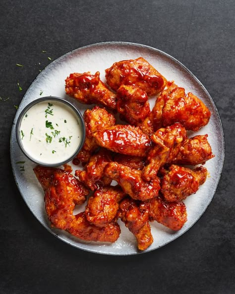 Wing In Air Fryer, Wings In The Oven Crispy, Chicken Wing Ideas, Chicken Wing Sauce Recipe, Oven Crispy Chicken, Chicken Wings On The Grill, Wings On The Grill, Wing Sauce Recipe, Chicken Wings In The Oven