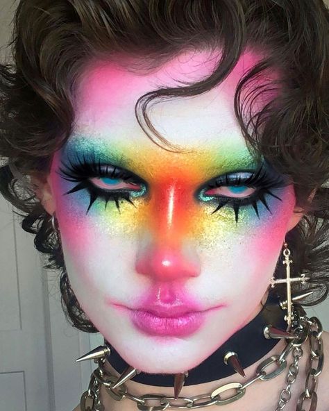 Colorful Drag Makeup, Creative Art Makeup Looks, Interesting Makeup Ideas, Hyperpop Makeup, Pastel Clowncore Fashion, Cool Face Makeup, Make Up Reference, Artsy Eye Makeup, Extra Makeup Looks