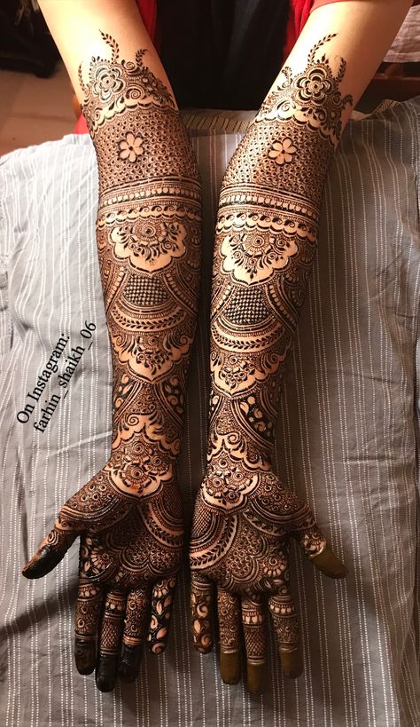 Beautiful Mahendi, Mehndi Book, Mehendi Ideas, Indian Mehndi, Front Mehndi Design, Bridal Mehandi, Heena Design, Bridal Mehendi Designs Hands, Mehndi Designs Bridal Hands