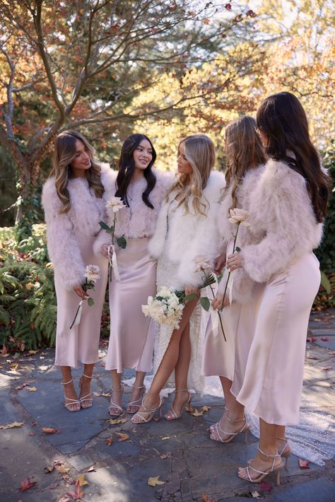 Bridesmaid Coats Winter, Winter Wedding Coats For Bridesmaids, Winter Bridesmaid Jacket, Formal Jackets For Women Wedding, Bridesmaid Fur Coat, Winter Bridesmaid Dresses With Fur, Bridesmaid With Fur Shawl, Wedding Fur Coat Brides, Bridesmaid Coat