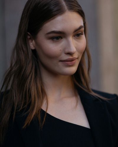 Models With High Cheekbones, High Cheekbones Women, High Cheekbones Aesthetic, Hollow Cheeks, Soft Natural Makeup, Sunkissed Makeup, Grace Elizabeth, High Cheekbones, Portrait Model