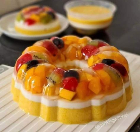 Fruit Pudding Jelly, Fruit Jelly Cake, Cakes For Sale, Jello Dessert Recipes, Fruit Pudding, New Year's Desserts, Jelly Desserts, Jello Cake, Gelatin Recipes