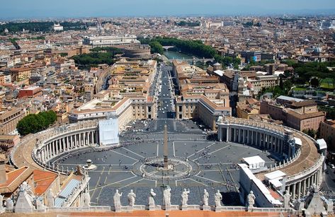 Saint Peter's Square Saint Peter Square, St Peters Basilica, Piazza San Marco, Old Town Square, For Wallpaper, Vatican City, Sacred Places, Medieval Town, San Pedro