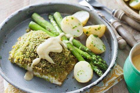 Looks and sounds yumbo Asparagus Hollandaise, Hollandaise Sauce Recipe, Crusted Fish, Recipe For Hollandaise Sauce, Seafood Sauce, Hollandaise Sauce, Fish Dinner, Roasted Asparagus, Cooking Recipe