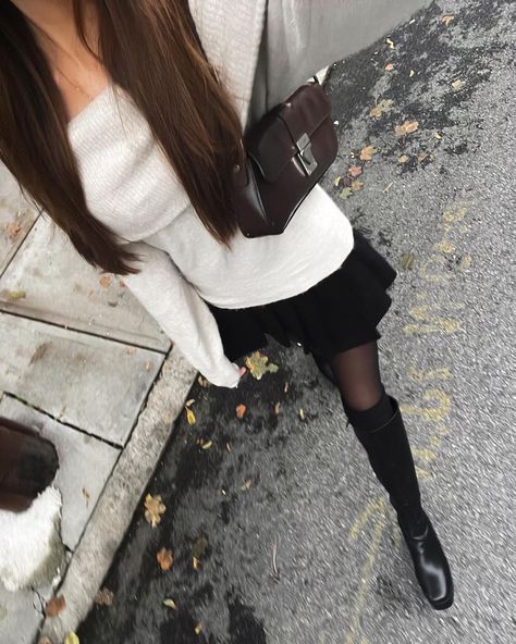 bella lombardi fall outfit fall inspo fall aesthetic Sixth Form Outfits, Estilo Ivy, Autumn Fits, Fall Fits, Stockholm Fashion, Winter Fits, Ținută Casual, Mode Ootd, Mein Style