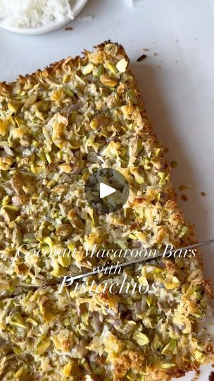 Facebook Macaroons Pistachio, Macaroon Bars, Blondie Dessert, Pistachio Dessert, Coconut Macaroon, Passover Recipes, Coconut Macaroons, Egg Free, Passover