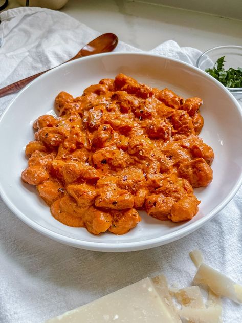 Gnocchi Pink Sauce, Gnocchi Rose Sauce, Rose Sauce Recipe, Types Of Bowls, Gnocchi Pasta, Pink Sauce, Aesthetic Foods, Tomato Sauce Recipe, Gnocchi Recipes