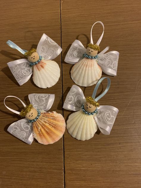 Seashell Art Diy, Seashell Christmas Ornaments, Christmas Angel Crafts, Beach Christmas Ornaments, Beach Themed Crafts, Art Coquillage, Seashell Projects, Coastal Christmas Decor, 2023 Art