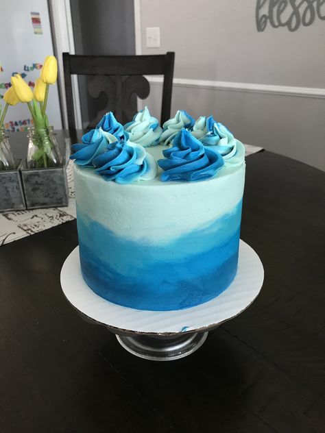 Shades Of Blue Cakes, Blue Green Ombre Cake, Ombré Blue Cake, Blue Smash Cake Boy, Ocean Smash Cake, Blue Gradient Cake, Blue Ombre Smash Cake, Blue Ice Cream Cake, Shark Smash Cake