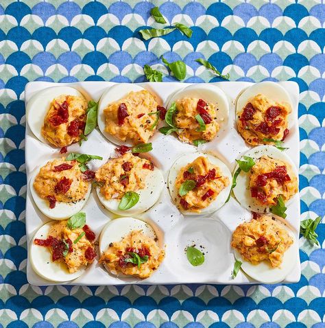 Sun-Dried Tomato Deviled Eggs Prosciutto Frittata, Delicious Deviled Egg Recipe, Pork Noodles, Baked Corn, Roasted Strawberries, Sundried Tomatoes, Sundried Tomato, Pan Dinners, Potluck Dishes