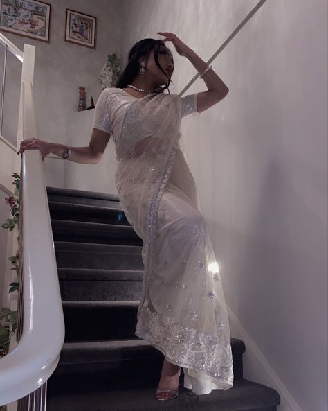 eid al-adha white sari desi bengali fashion inspo south asian cottagecore coquette brown girl style pixie fairy inspired White Sari Look, Eid Hairstyles, White Dress Aesthetic, Asian Hairstyle, Nail Almond, White Sari, Pink French Nails, Hairstyle Wedding, Desi Love