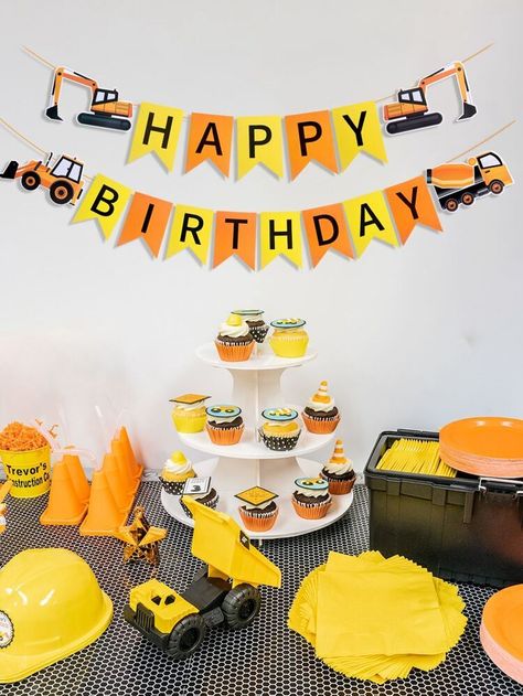 Bulldozer Birthday Party, Big Truck Birthday Party, Excavator Party, Tractor Birthday Party, Construction Theme Party, Fest Temaer, Tractor Birthday, 2nd Birthday Party Themes, Construction Birthday Parties