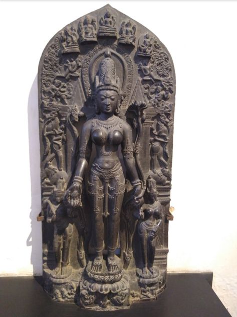 Basalt Sculpture of Parvati, 12th century, South Mohammadpur, Bangladesh. Indian Museum, Kolkata. Indian Museum Kolkata, Stone Sculpture Art, Indian Museum, Human Sculpture, Ancient Jewellery, Indian Sculpture, Temple Architecture, Goddess Artwork, Hindu Deities