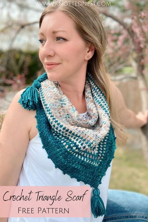 This crochet triangle scarf is a quick and easy accessory to make for yourself or give as a gift! This simple triangle cowl free pattern uses the moss stitch, a fun picot edging, and optional tassels to make beautiful handmade scarf. Would make a perfect Mother's Day gift! #freecrochetpattern #crochetscarf #crochettrianglescarf #crochetgifts #crochet #mothersdaygift Fast Crochet Patterns, Crochet Neck Scarf, Triangle En Crochet, Crochet Patterns For Men, Triangle Scarf Crochet Pattern, Crocheted Shawls, Crochet Triangle Scarf, Plaid Crochet, Free Easy Crochet Patterns