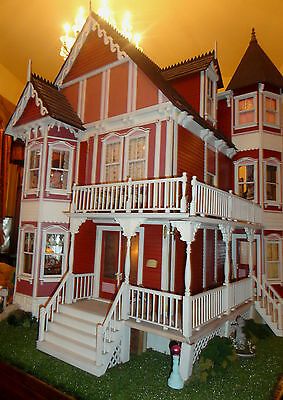 Unique Dollhouses, Dollhouse Exterior, Barbie Houses, Miniature Dollhouses, Dollhouse Inspiration, Mini Ideas, Dollhouse Books, Miniature Scenes, Doll House Plans