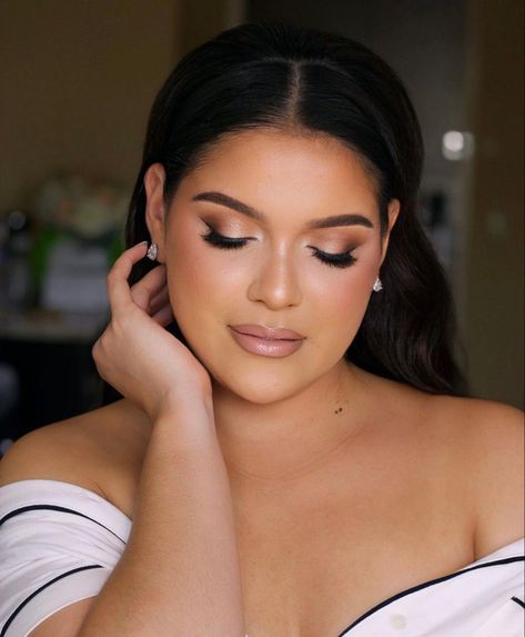 Makeup For Mexican Women, Mexican Bridal Makeup, Bridal Makeup For Brown Eyes Glam, Filipino Bride Makeup, Wedding Makeup Plus Size, Plus Size Wedding Makeup, Latina Bride Makeup, Natural Makeup Latina, Latina Bridal Makeup