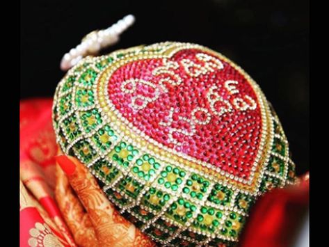 Bride Coconut Decoration, Pelli Kobbaribondam Decoration, Pelli Kundalu Designs, Bridal Coconut Decoration, Pelli Bondam Decoration, Marriage Coconut Decoration, Pelli Coconut Decoration, Wedding Coconuts Decoration, Kobaribondam Designs