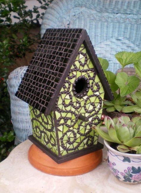 Mosaic Birdhouse, Tile Floor Diy, Ceramic Floor Tile, Mosaic Birds, Mosaic Madness, Diy Tile, Mosaic Garden, Mosaic Projects, Mosaic Diy