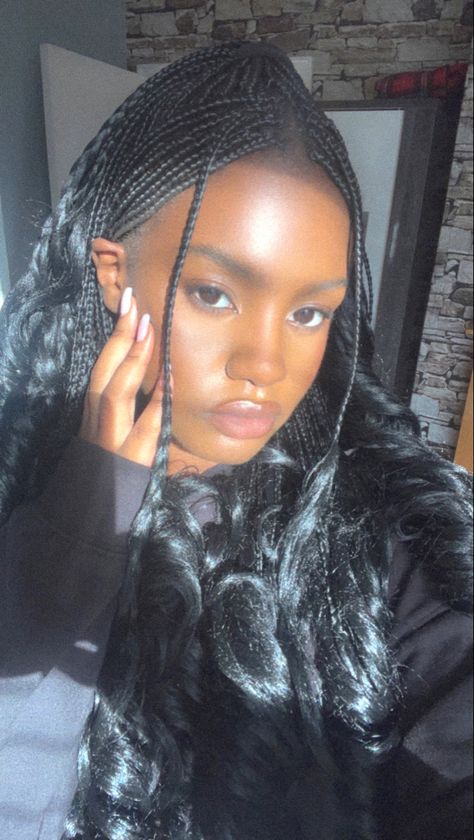 Box Braids With Layers, Knotless Braids With Bangs, Braids With Layers, French Curl Box Braids, Curl Box Braids, Braids With Bangs, Curled Box Braids, Small Knotless Braids, French Curl Braids