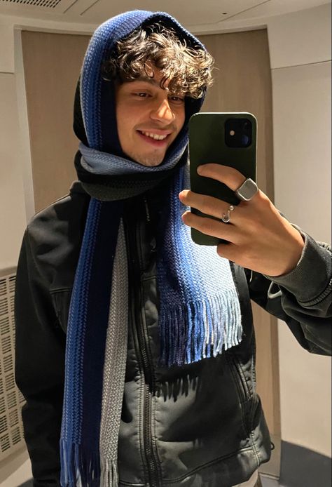 Men’s Outfit With Scarf, Men Scarf Style Winter, Scarf Hoodie Outfit, Men’s Scarf Outfit, Men’s Scarf, Mens Scarf Outfit, Men Scarf Outfit, Men Scarf Style, Knit Scarf Outfit