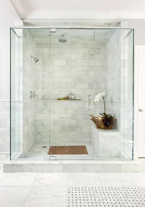 Makeover Kamar Mandi, Marble Tile Bathroom, Marble Showers, Bad Inspiration, Bathroom Shower Tile, Bathroom Remodel Shower, Trendy Bathroom, Bath Room, Marble Bathroom