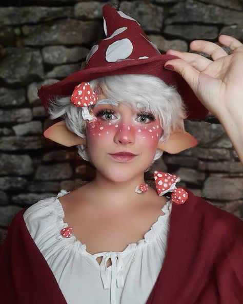 Tinka on Instagram: “Mushroom Witch for Halloween! I haven't sat down and crafted things for a Halloween costume in ages, but it was nice to make these little…” Mushroom Fae Cosplay, Mushroom Gnome Costume, Female Gnome Costume, Magical Creatures Costume, Mushroom Costume Men, Mushroom Costume Makeup, Mushroom Witch Costume, Mushroom Costume Women, Gnome Makeup