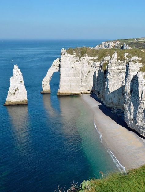 Falaise Etretat, Normandy France, Visit France, Exotic Places, Paris City, Next Holiday, France Travel, Amazing Nature, Vacation Trips