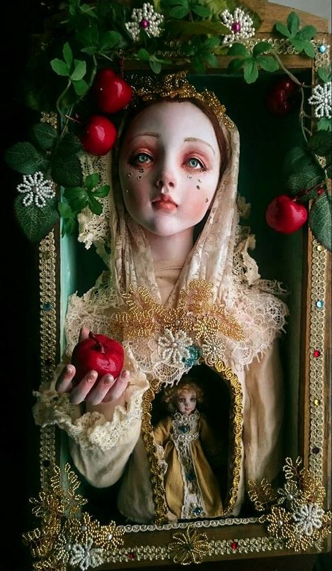 Mari Shimizu, 다크 판타지, Gothic Dolls, Creepy Art, Creepy Dolls, Assemblage Art, Doll Parts, The Doll, Japanese Artists