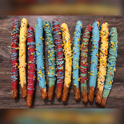 Paw Patrol Pretzel Rods, Small Paw Patrol Cake, Paw Patrol Desserts, Paw Patrol Treats, Pretzel Rods, Paw Patrol Cake, Paw Patrol Birthday Party, Patrol Party, Carnival Birthday Parties