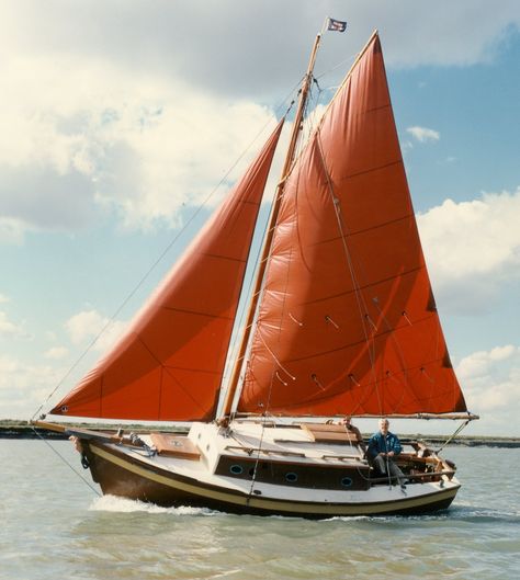 Wood Sailboat, Wood Boat Building, Sail Life, Wooden Sailboat, Classic Sailing, Wooden Boat Building, Sailboat Design, Boat Building Plans, Sailing Vessel