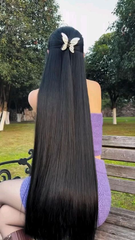 Black Women Long Straight Hair, Long And Shiny Hair, Long Thick Silky Hair, Long Thick Hair Aesthetic, Long Hair Vision Board, Long Healthy Hair Aesthetic, Hair Vision Board, Long And Silky Hair, Beautiful Hairstyles For Long Hair