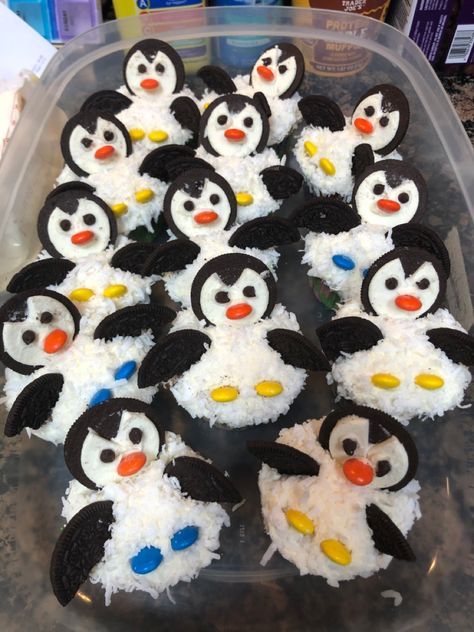 Penguin Cupcakes, Oreo Cupcakes, Animal Cupcakes, Cute Cupcakes, Fun Kids Food, Smash Cake, Holiday Desserts, Cupcakes Decoration, Christmas Treats