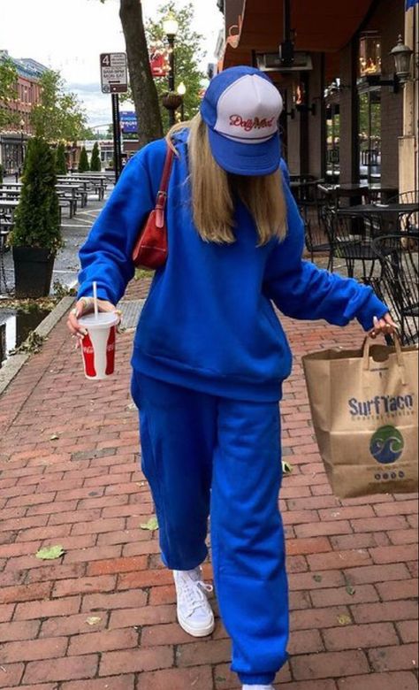 Comfy Oversized Outfits, Cobalt Blue Outfit, Aesthetic Azul, Matching Sweat Set, Royal Blue Outfits, Gangsta Girl Style, Blue Tracksuit, Cute Sweater Outfits, Outfits Athletic