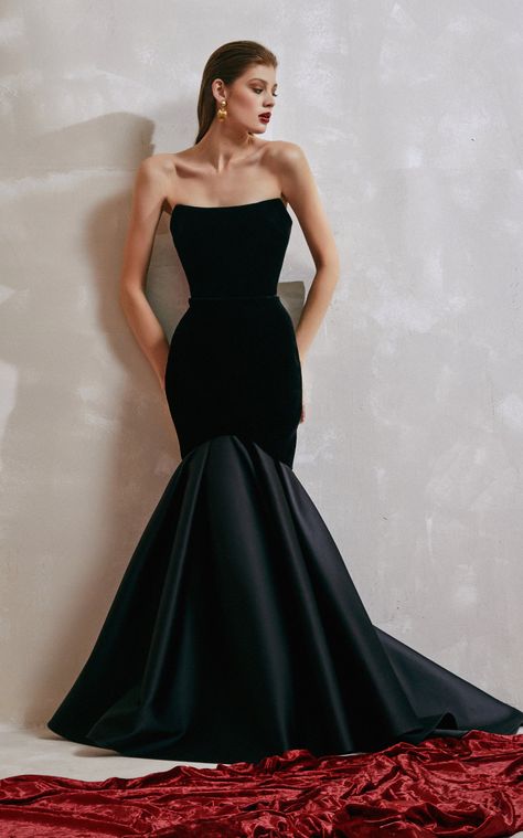 Velvet And Satin Strapless Gown by Rasario | Moda Operandi White Velvet Gown, Robes Glamour, Velvet Evening Dress, Strapless Evening Dress, Evening Dress Fashion, Strapless Gown, Long Black Dress, Couture Gowns, Glam Dresses