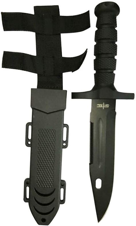 Rambo Knife, Survival Clothing, Military Knives, Tactical Wear, Pretty Knives, Tactical Survival, Army Knife, Bowie Knife, Fixed Blade Knife