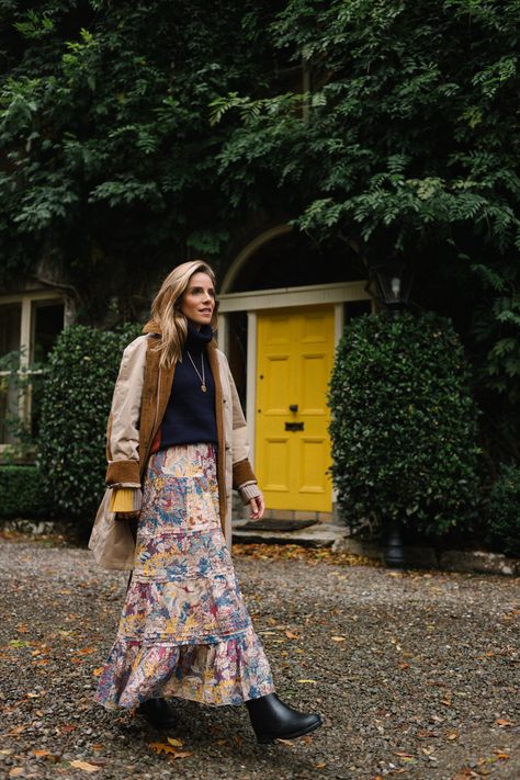 Skirts for Fall - Julia Berolzheimer Julia Berolzheimer Outfits, Bohemian Fall Outfits, Skirts For Fall, Maxi Skirt Winter, Maxi Skirt Fall, Sun Fashion, Skirt Outfits Fall, Julia Berolzheimer, Midi Wrap Skirt