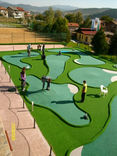 Put Put Golf Course Ideas, Mini Golf Course Design, Outdoor Mini Golf, Golf Course Design, Indoor Mini Golf, Putt Putt Golf, Adventure Golf, Course Design, Golf Diy